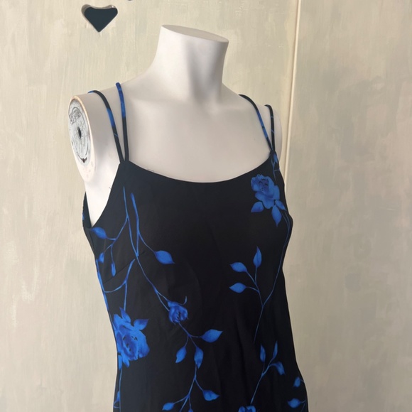 Vintage floral cross back maxi dress - Picture 4 of 12